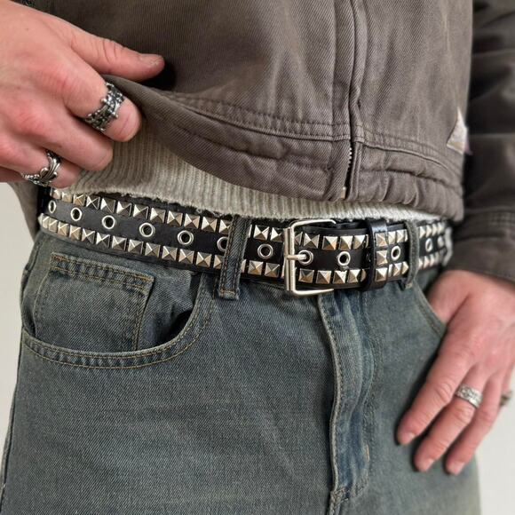 Y2K Black Silver Pyramid Studded Belt Goth Emo Unisex Skeleton Hand 44" - Picture 4 of 9